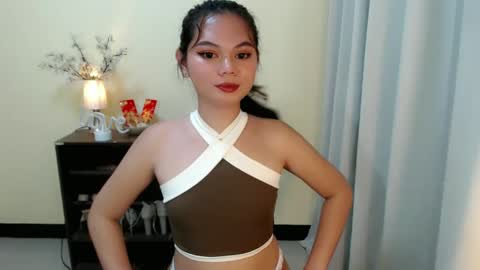 Snapshot of yourangelictransgirl chatting on February 1, 5:16 pm Hi its me Yna online show from February 1, 5:16 pm