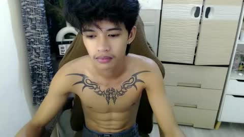 yourasian_eric online show from February 23, 7:00 pm