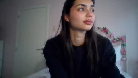 yourbella37 online show from May 14, 6:58 pm