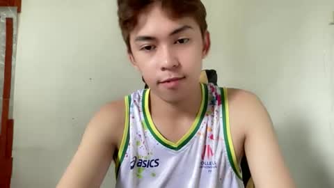 Snapshot of yourcummer_april chatting on June 6, 7:13 am April online show from June 6, 7:13 am