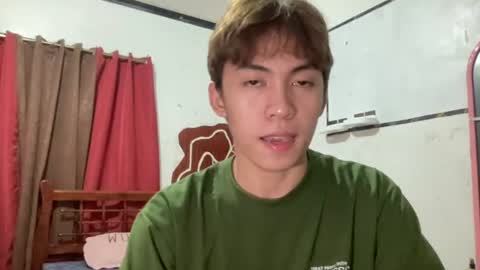 Snapshot of yourcummer_april chatting on July 8, 1:04 pm April online show from July 8, 1:04 pm