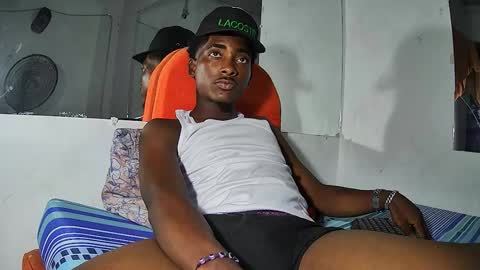 Yourdaddy2005 online show from March 17, 2:49 am