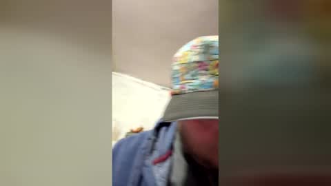 yourdaddyissues2 online show from April 3, 11:19 am