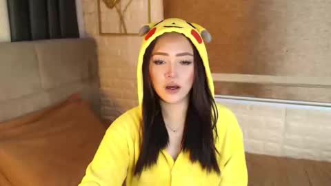 JEN  online show from September 11, 11:32 am