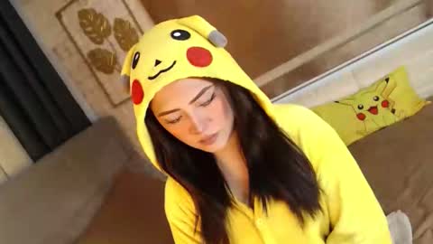 JEN  online show from October 6, 8:23 am