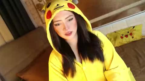 JEN  online show from October 19, 10:38 am