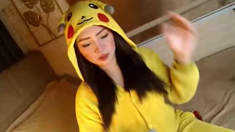 JEN  online show from November 17, 10:54 am