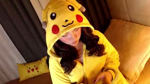 JEN  online show from March 23, 12:42 pm