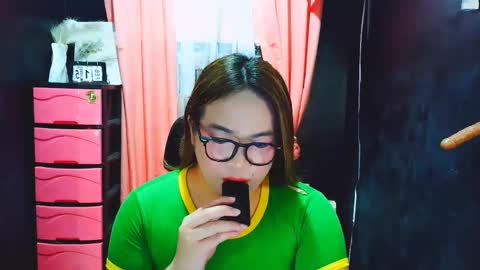 yourdirtygirl_lyla online show from February 16, 7:15 am