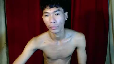 Snapshot of yourdreamboyx chatting on December 5, 8:33 am Rence online show from December 5, 8:33 am