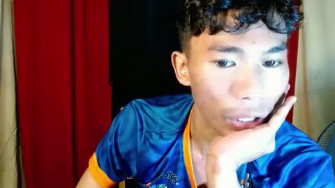 Snapshot of yourdreamboyx chatting on December 24, 6:11 am Rence online show from December 24, 6:11 am