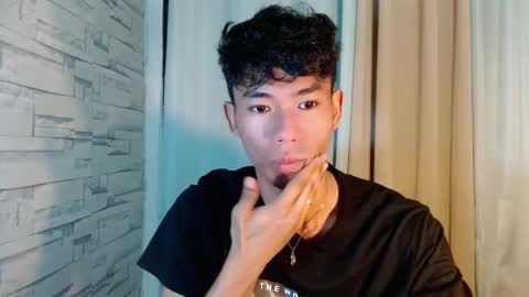 Snapshot of yourdreamboyx chatting on December 28, 8:37 am Rence online show from December 28, 8:37 am