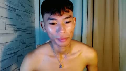 Snapshot of yourdreamboyx chatting on January 1, 1:37 pm Rence online show from January 1, 1:37 pm