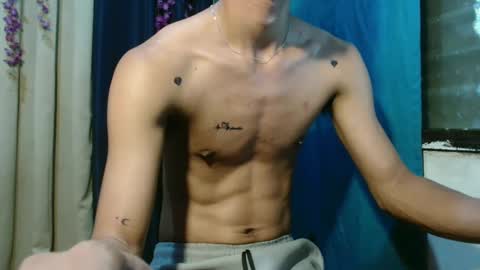 Snapshot of yourdreamboyx chatting on January 15, 2:27 am Rence online show from January 15, 2:27 am