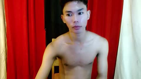 Snapshot of yourdreamboyx chatting on February 12, 11:40 am Rence online show from February 12, 11:40 am