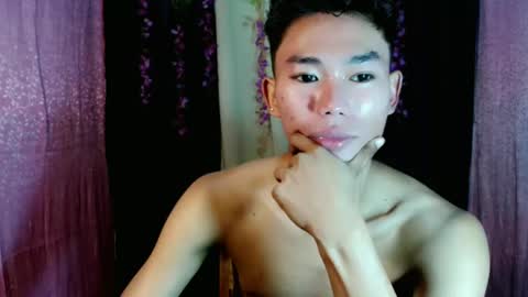 Snapshot of yourdreamboyx chatting on February 12, 11:09 pm Rence online show from February 12, 11:09 pm