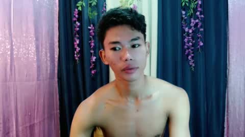 Snapshot of yourdreamboyx chatting on February 25, 1:41 am Rence online show from February 25, 1:41 am