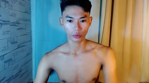 Snapshot of yourdreamboyx chatting on March 1, 9:18 am Rence online show from March 1, 9:18 am