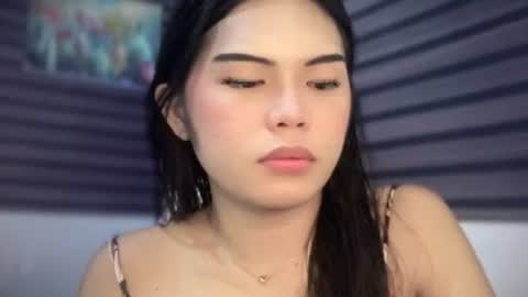 Snapshot of yourehot_pretty chatting on June 3, 12:30 pm Do read my bio online show from June 3, 12:30 pm