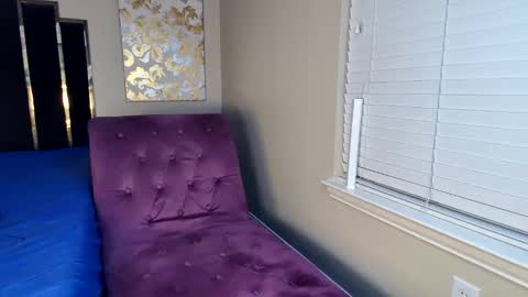 Snapshot of yourfantasy934 chatting on September 20, 7:42 am Horny Hotwife Wants To Play online show from September 20, 7:42 am