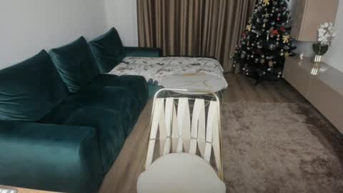 Snapshot of yourfantasyc chatting on December 8, 4:50 pm Evelline online show from December 8, 4:50 pm