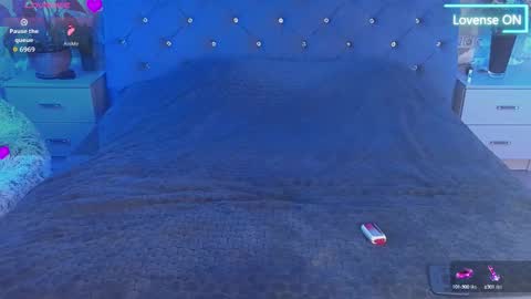 Snapshot of yourfantasywild chatting on October 4, 6:22 am Sue online show from October 4, 6:22 am