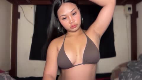 yourfantasyyy_ online show from April 15, 7:54 pm