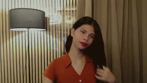 Snapshot of yourfavoratevivian chatting on November 8, 12:22 am Vivian online show from November 8, 12:22 am