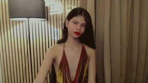 Snapshot of yourfavoratevivian chatting on November 12, 8:41 pm Vivian online show from November 12, 8:41 pm