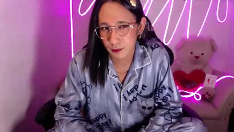 ZOE KHATE online show from April 12, 1:38 pm