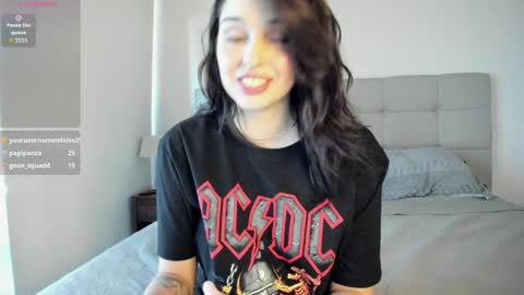 Snapshot of yourfreakygirl chatting on March 11, 7:42 pm Helena online show from March 11, 7:42 pm