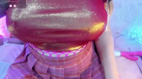 Snapshot of yourgirl11555 chatting on February 10, 10:47 pm Liza online show from February 10, 10:47 pm