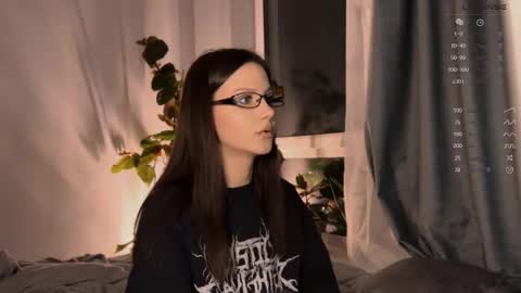 Aida online show from March 11, 6:52 pm