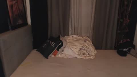 Snapshot of yourhotbambie chatting on February 20, 3:34 pm im your Bambie online show from February 20, 3:34 pm