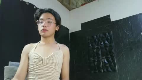 yourhotdodz online show from March 23, 1:20 am