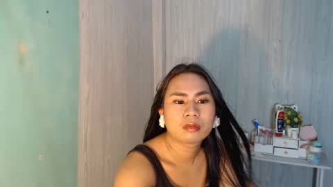 Mauie  online show from May 15, 10:50 pm