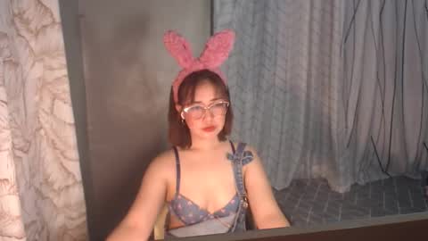 yourhotyash_ online show from April 10, 12:32 pm