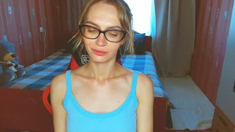 Snapshot of yourladysunshine chatting on June 30, 6:25 am Ksyusha online show from June 30, 6:25 am