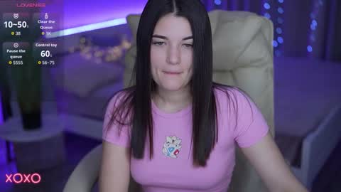 L O L A online show from November 15, 4:03 pm