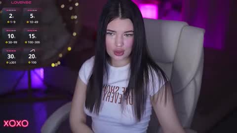 L O L A online show from March 21, 8:19 am