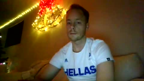 Snapshot of yourlove8523 chatting on December 5, 6:33 am yourlove8523 online show from December 5, 6:33 am