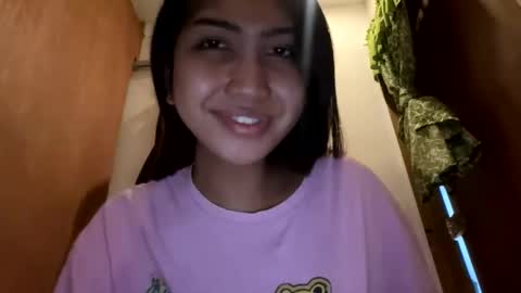 yourlovebella88 online show from December 5, 3:20 pm