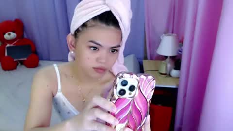 Snapshot of yourlovelytranspinay chatting on July 15, 2:06 am your lovely Dina online show from July 15, 2:06 am
