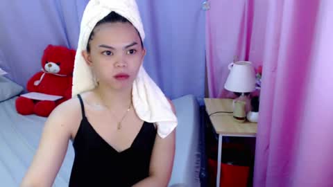 Snapshot of yourlovelytranspinay chatting on July 21, 1:52 am your lovely Dina online show from July 21, 1:52 am