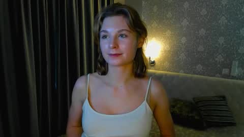 Snapshot of yourmuseee chatting on February 4, 2:01 pm Sonya online show from February 4, 2:01 pm