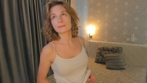 Snapshot of yourmuseee chatting on February 6, 9:01 am Sonya online show from February 6, 9:01 am