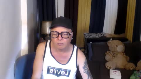 Snapshot of yournaughty_johnsmith chatting on June 2, 5:42 am yournaughty_johnsmith online show from June 2, 5:42 am