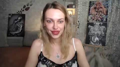 Snapshot of yournickyadamidi chatting on June 11, 12:32 am Nicky online show from June 11, 12:32 am