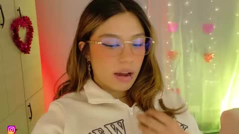Snapshot of yourrmuse_ chatting on July 19, 3:54 am Isabella but you can call me Isa .-. online show from July 19, 3:54 am