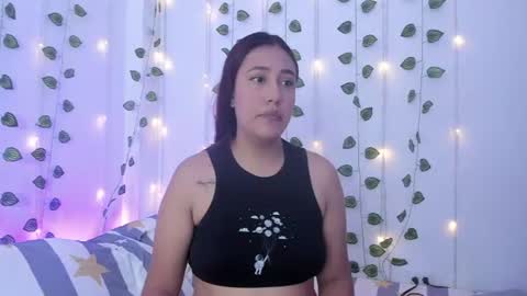 Snapshot of yoursecrethobby_ chatting on June 30, 12:11 am Emily online show from June 30, 12:11 am